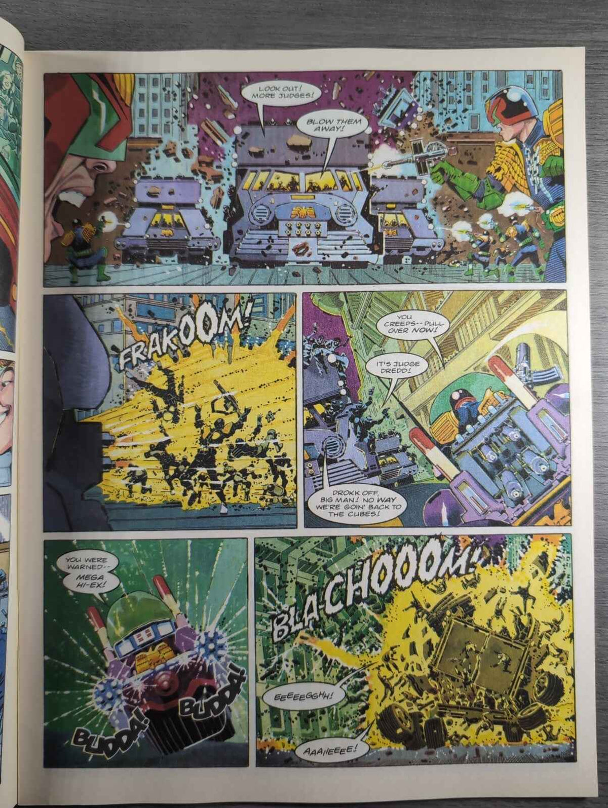 2000AD Prog 879 Featuring Judge Dredd Comic 18th March 1994 Vintage Retro Comic