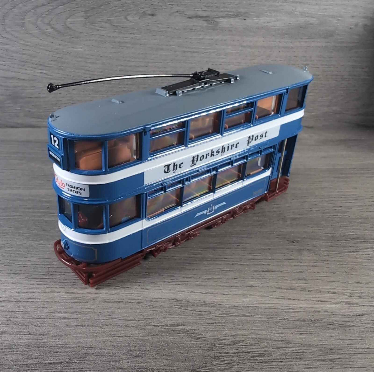Exclusive First Editions E14301 Yorkshire Post Stylo Leeds Transport 1:76 Scale