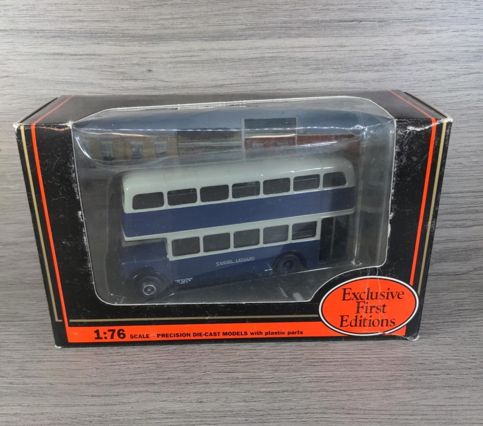 Exclusive First Editions AEC Regent V Samuel Ledgard E19705 1:76 Diecast Model
