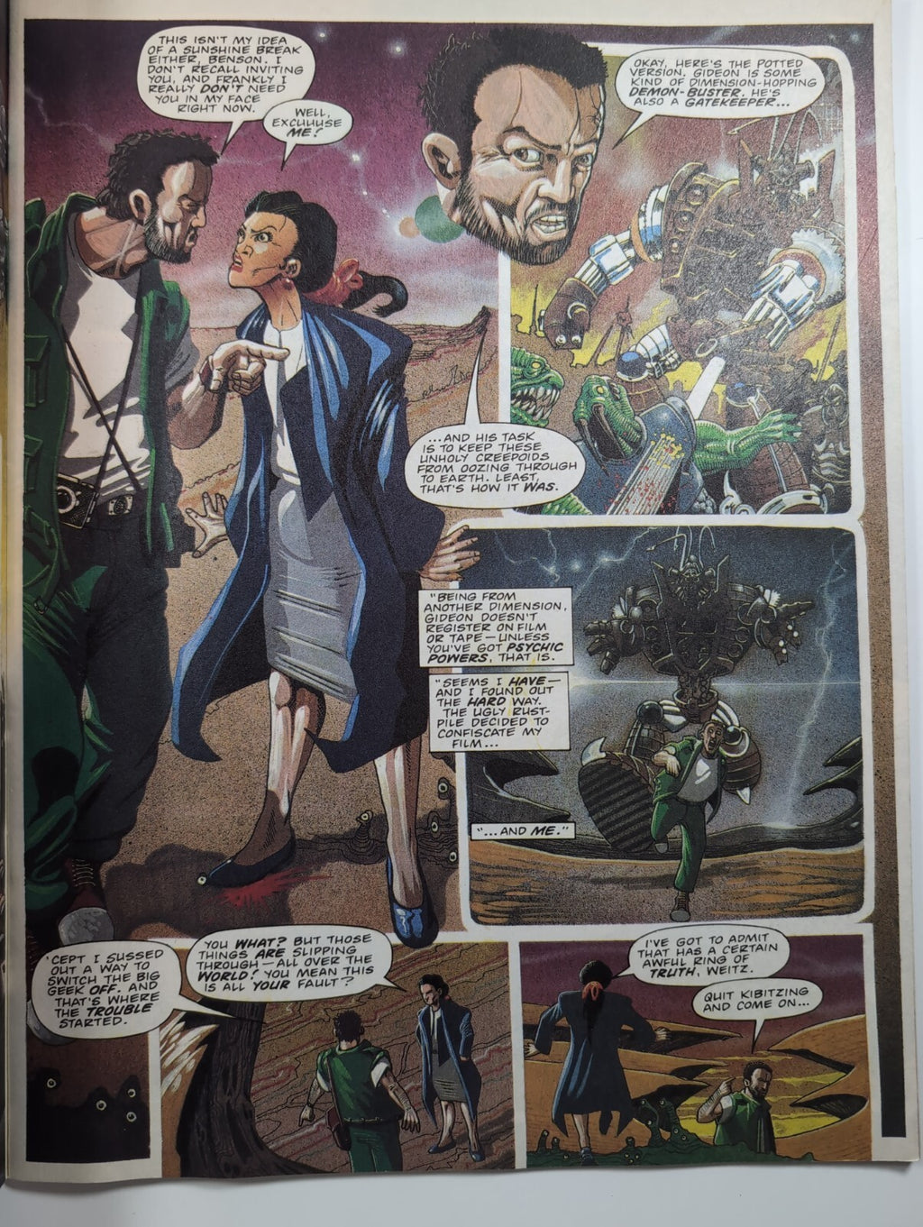 2000AD Prog 830 Featuring Judge Dredd Comic 10 Apr 1993 With Free Gift Attached