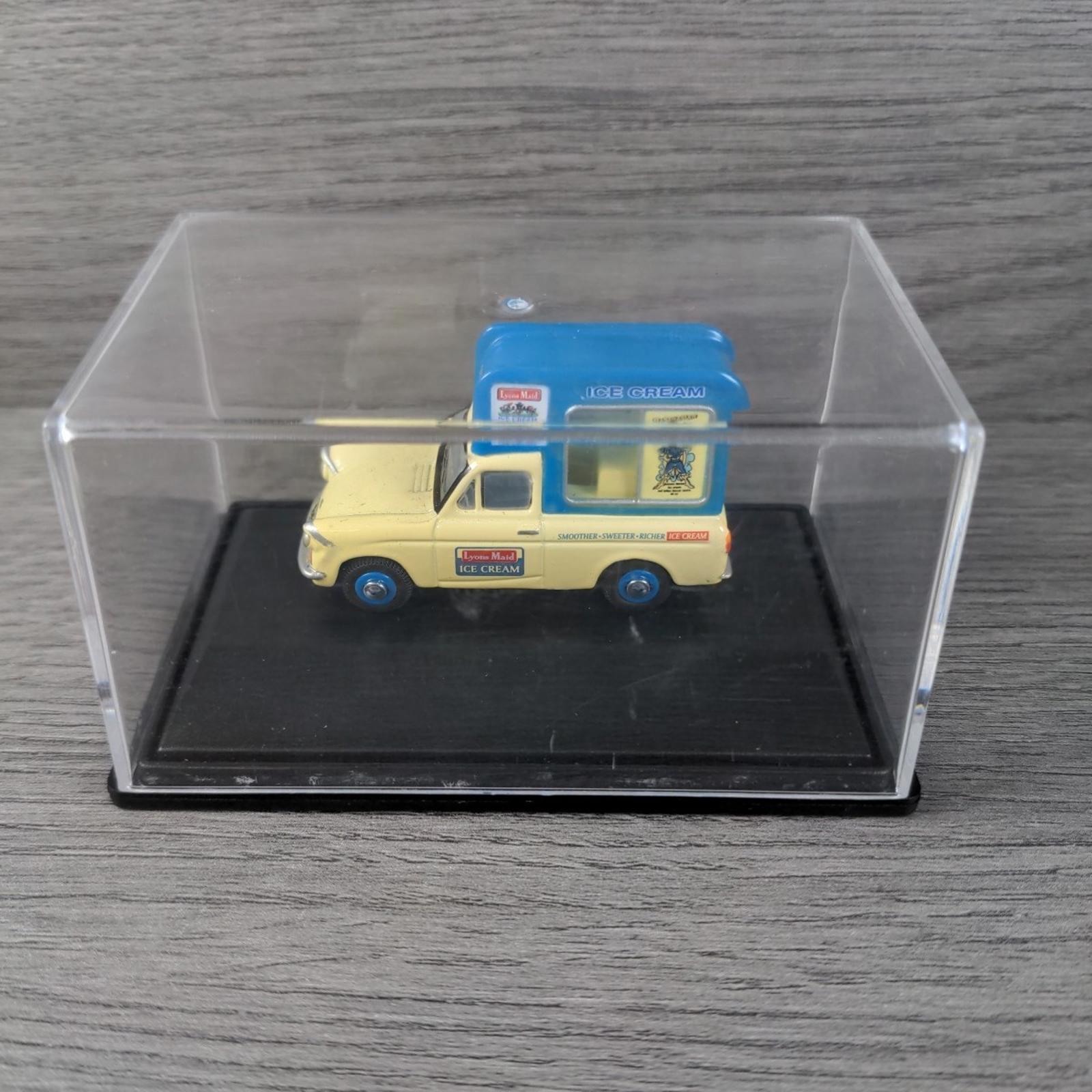 Oxford Railway Scale Lyons Maid 76ANG033  1:76 Scale Die-Cast Model