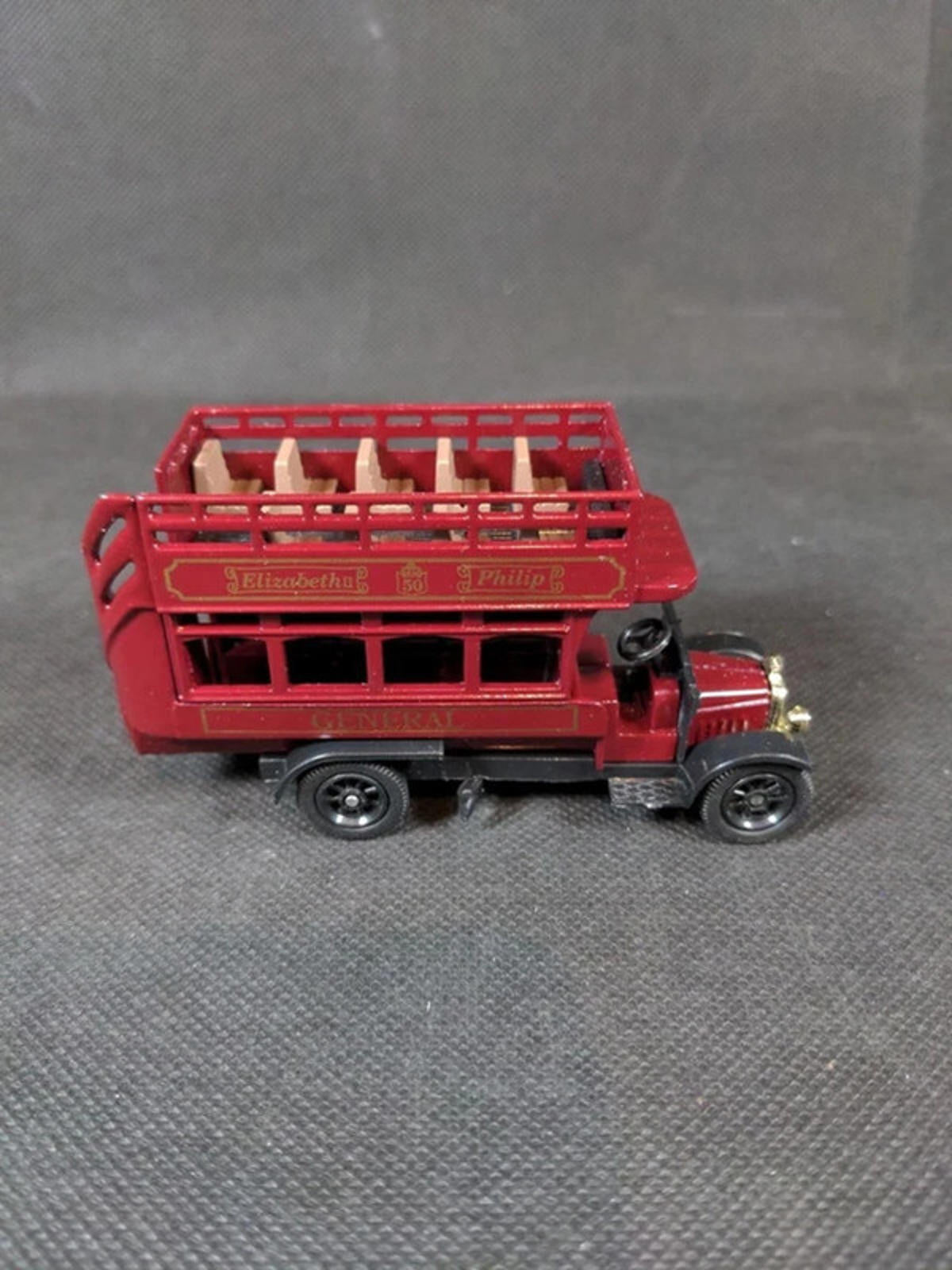 Oxford Diecast - Ltd Edition 1:43 Scale HRH Queen Elizabeth & HRH Prince Philip - Retrorama UK