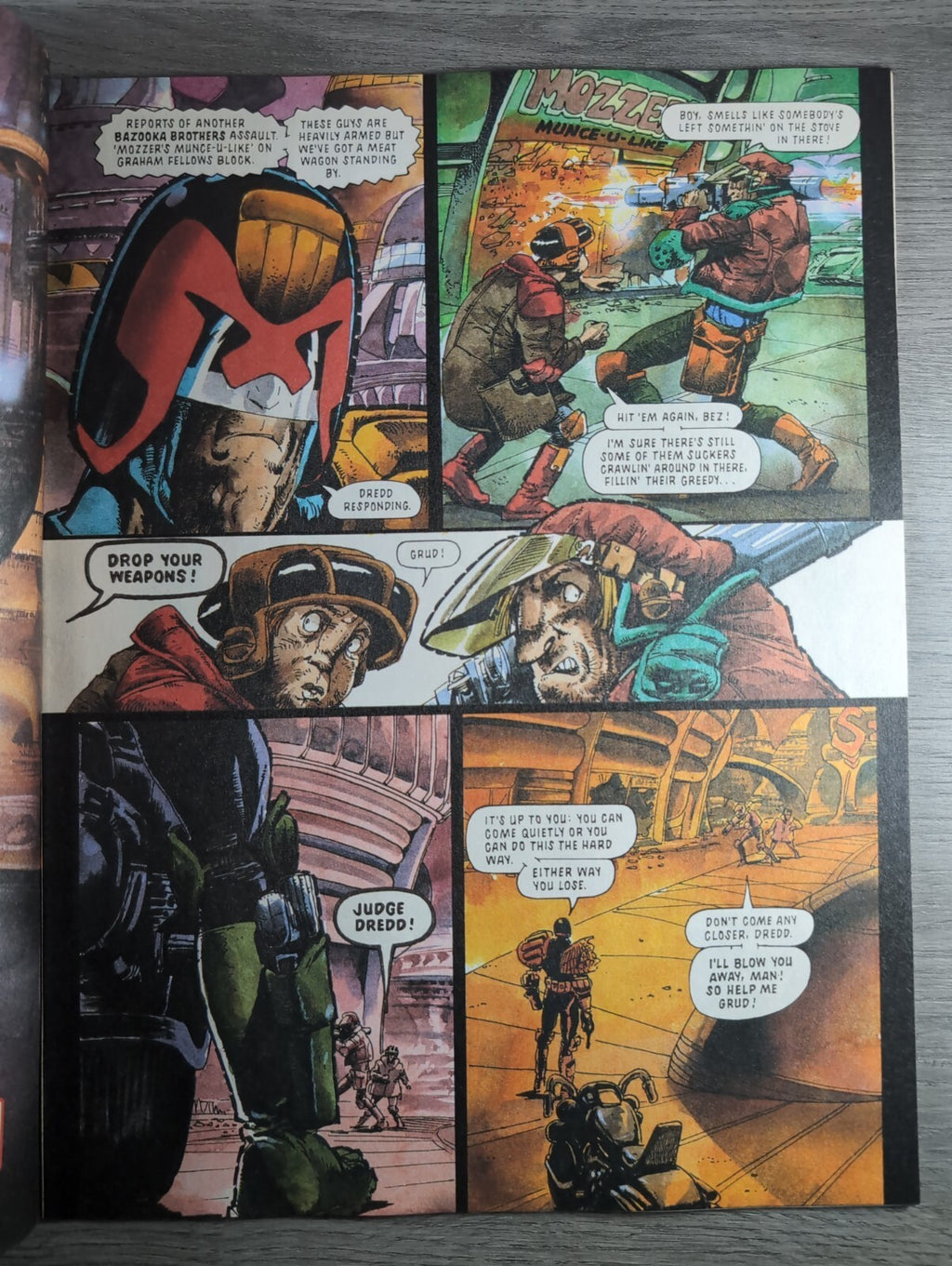 2000AD Prog 842 Featuring Judge Dredd Comic 3rd July 1993 Vintage Retro Comic