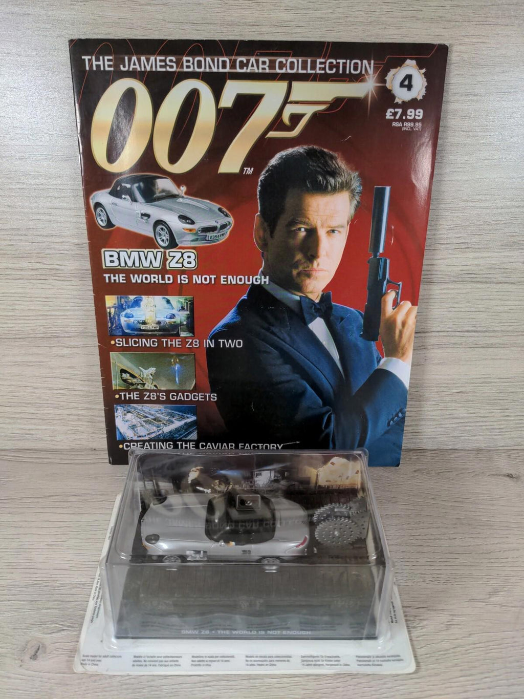 Eaglemoss: James Bond 007 BMW Z8 Diecast Car 1:43 Scale With Magazine #4