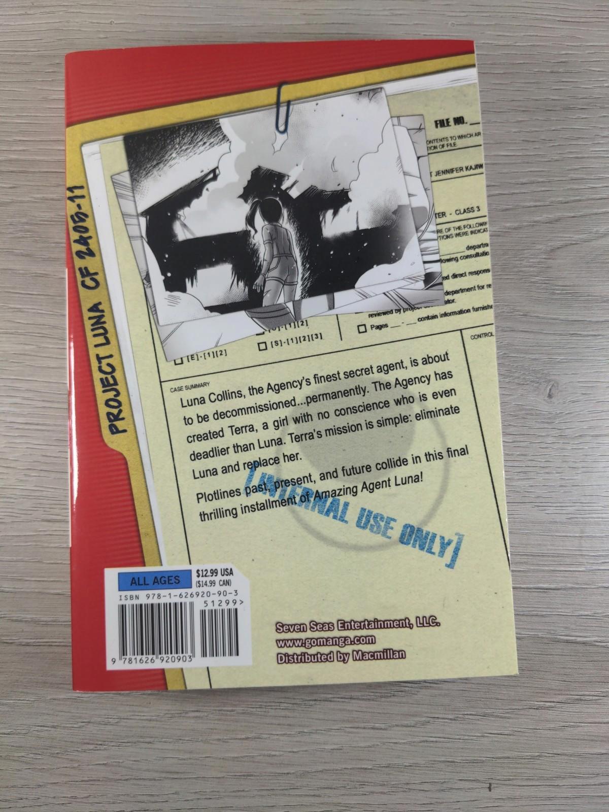 Amazing Agent Luna Vol. 11 by Nunzio DeFilippis  Manga Paperback Book 2015 - Retrorama UK