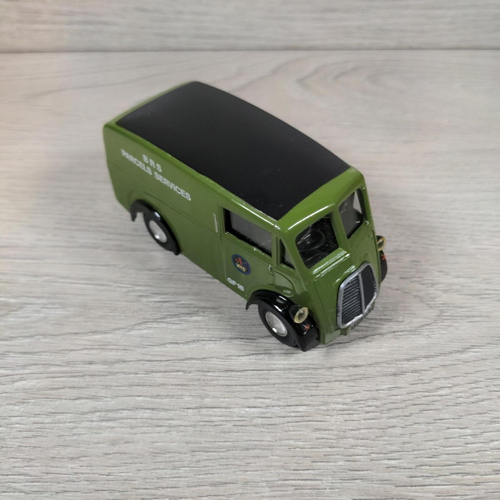 Corgi 97200 British Road Services Morris J Van Bedford Box Van Die-Cast Models