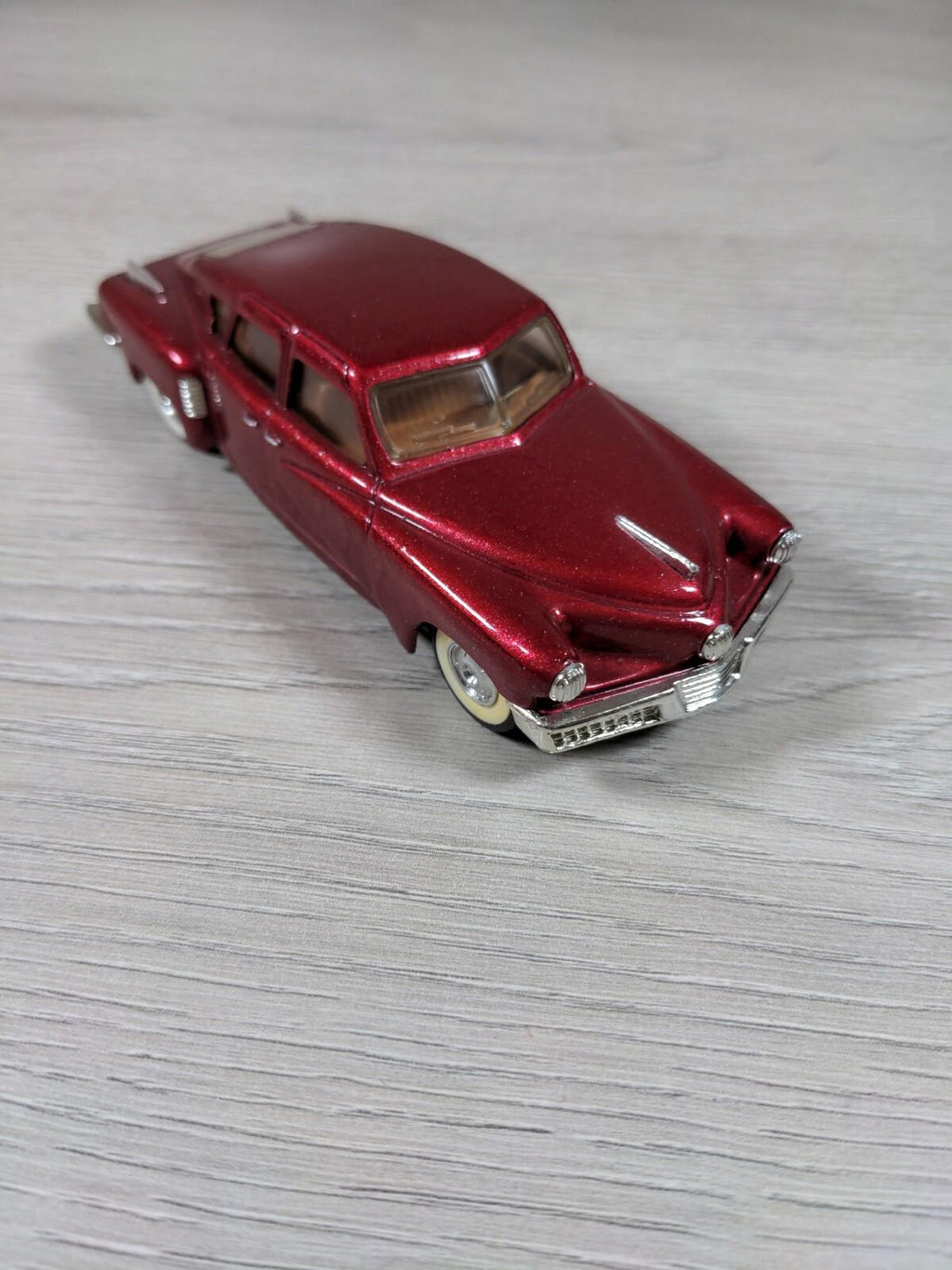 The Dinky Collection DY-11 Tucker Torpedo 1:43 Matchbox 1990 Diecast Car