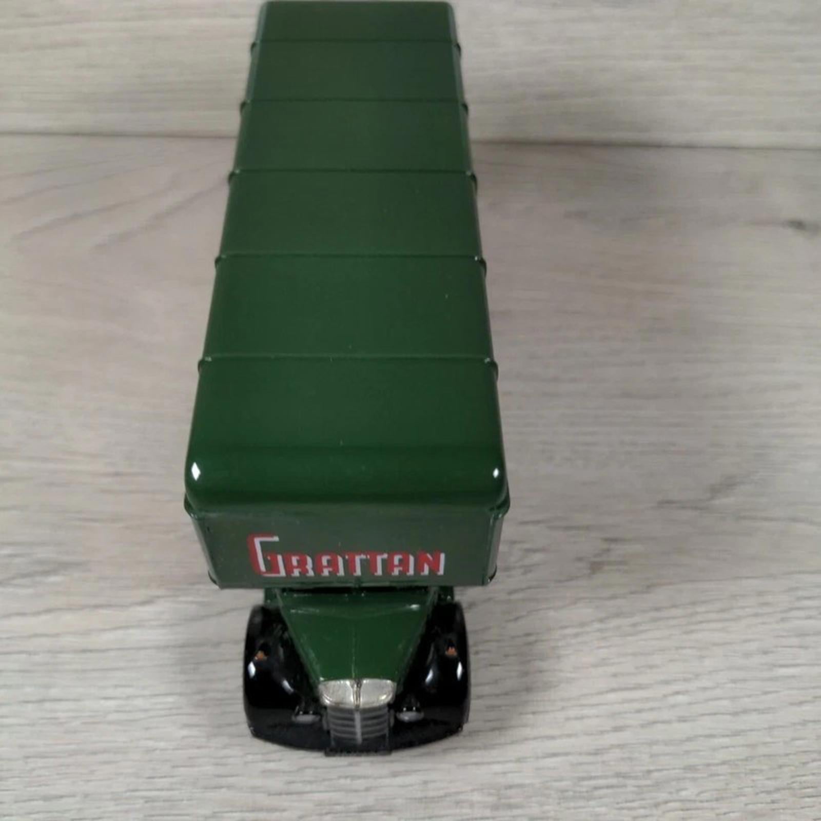 Corgi Limited Edition Gratton Warehouses Luton Van 1:50 Scale Diecast Model 9708