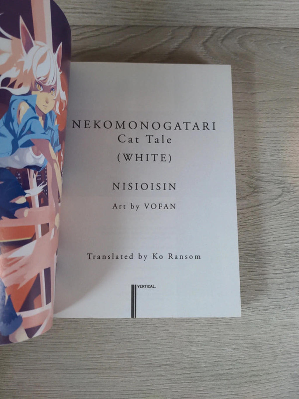 Nekomonogatari (White) by Nisioisin Paperback Manga Novel 2018 In English