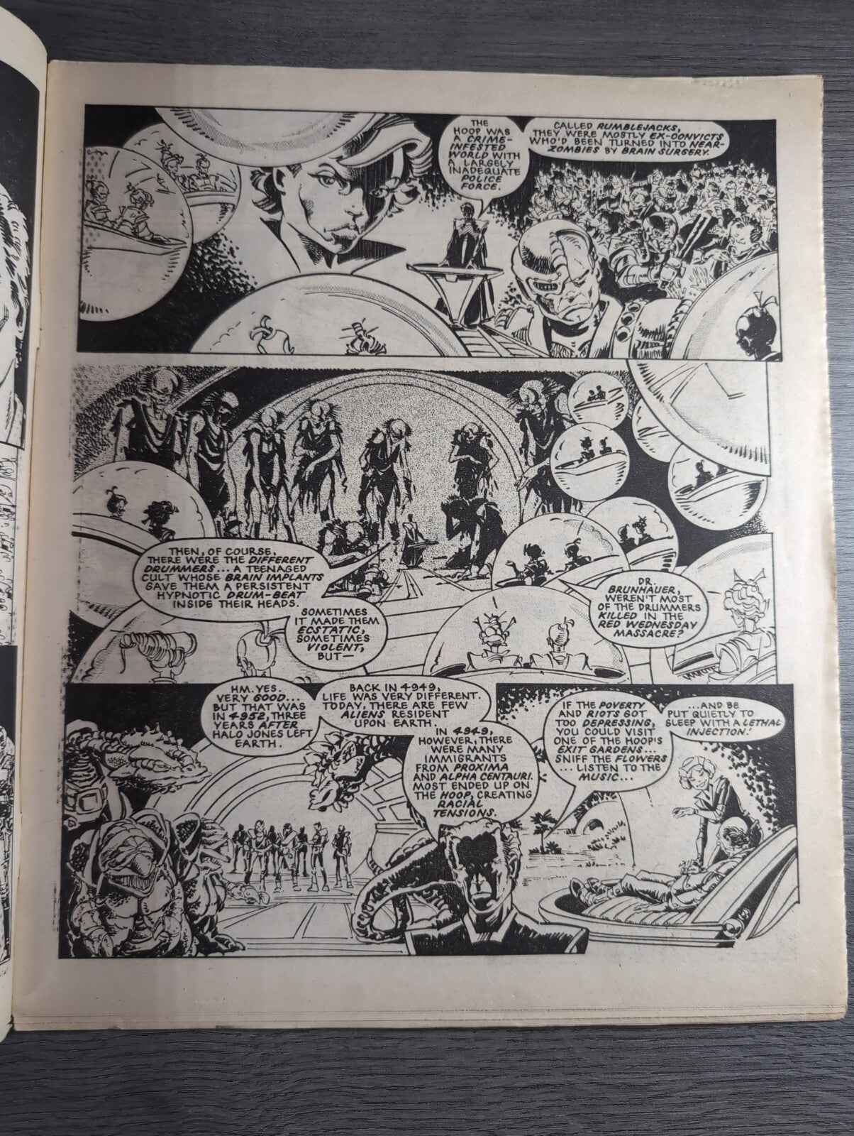 2000AD Prog 405 Featuring Judge Dread Comic 16th Feb 1985 Vintage Retro Comic