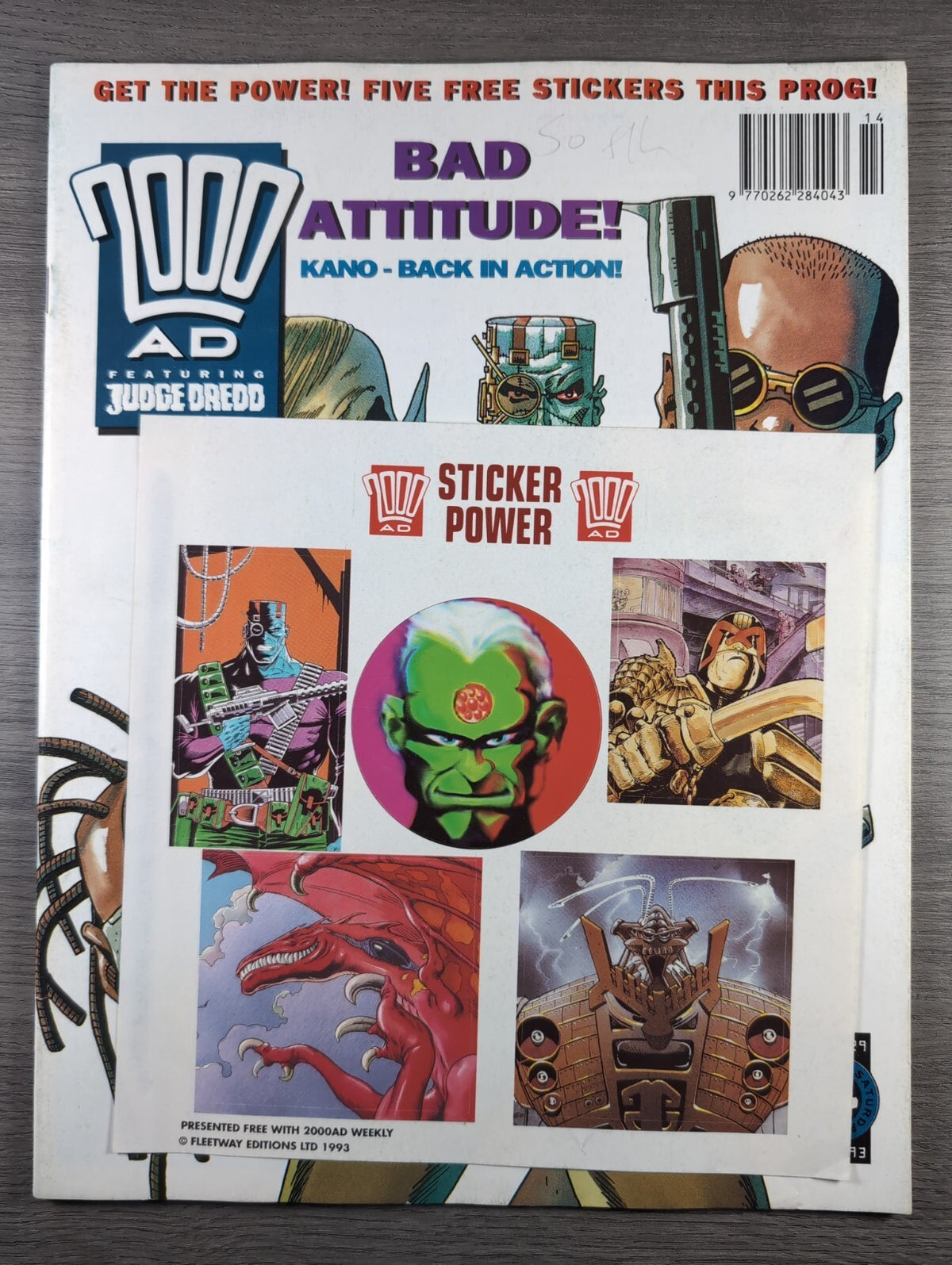 2000AD Prog 829 Featuring Judge Dredd Comic 3rd April 1993 Comic + Stickers
