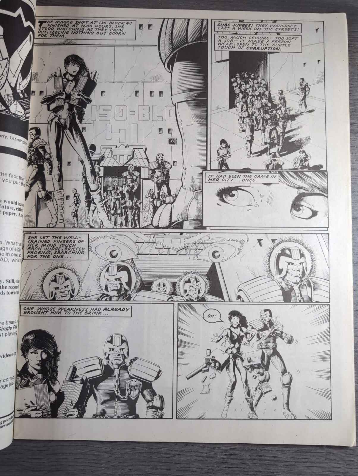 2000AD Prog 522 Featuring Judge Dread Comic 16th May 1987 Vintage Retro Comic