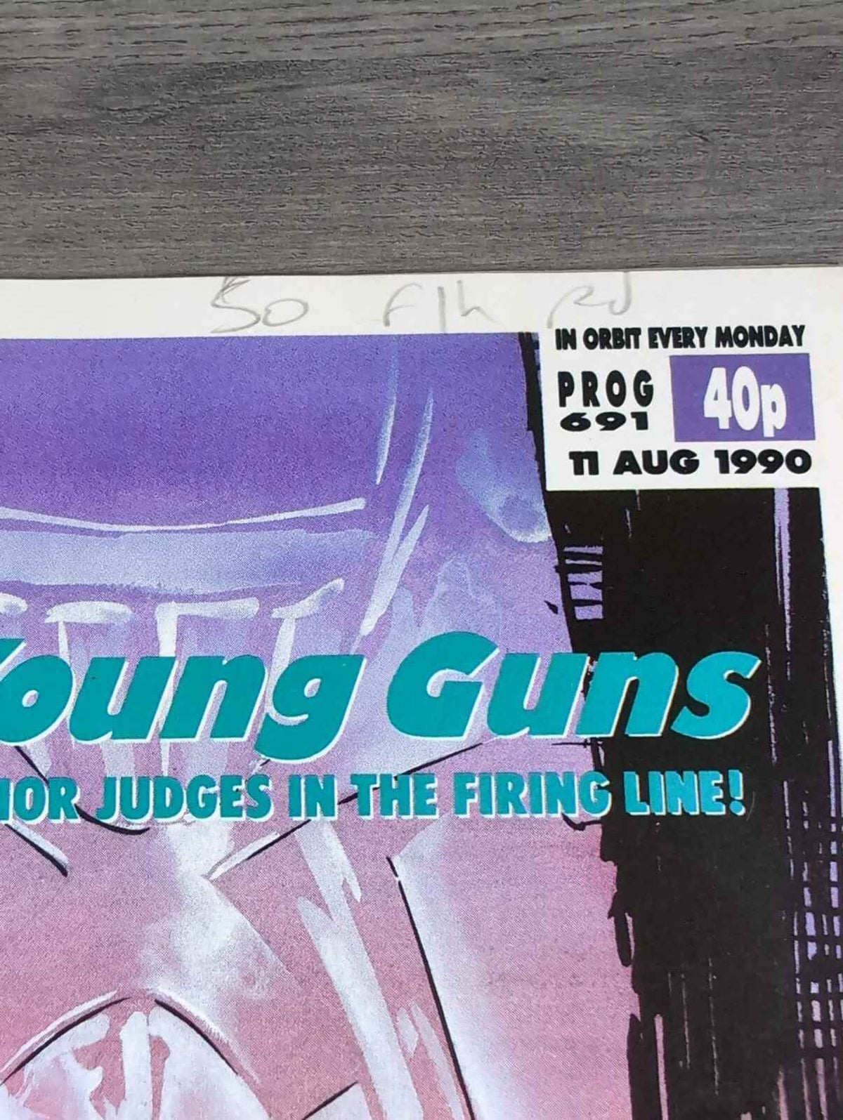 2000AD Prog 691 Featuring Judge Dredd Comic 11th Aug 1990 Vintage Retro Comic