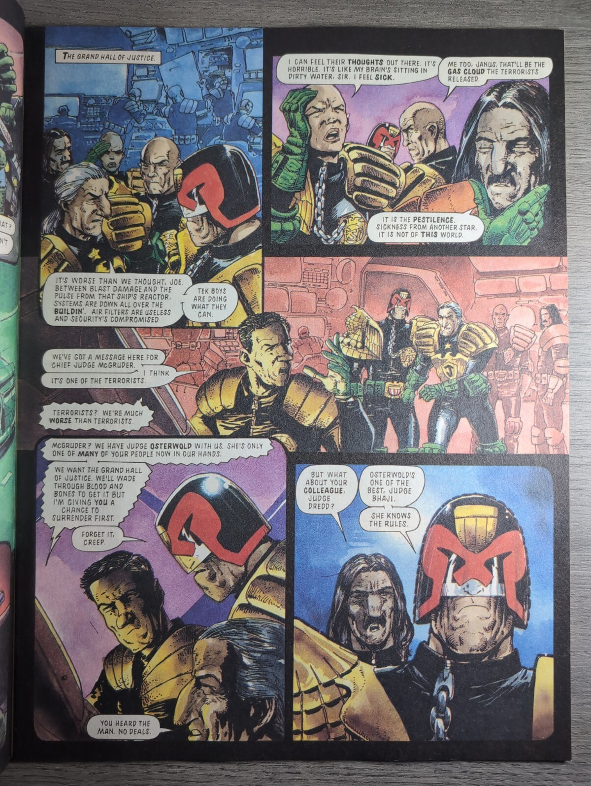 2000AD Prog 844 Featuring Judge Dredd Comic 17th July 1993 Vintage Retro Comic