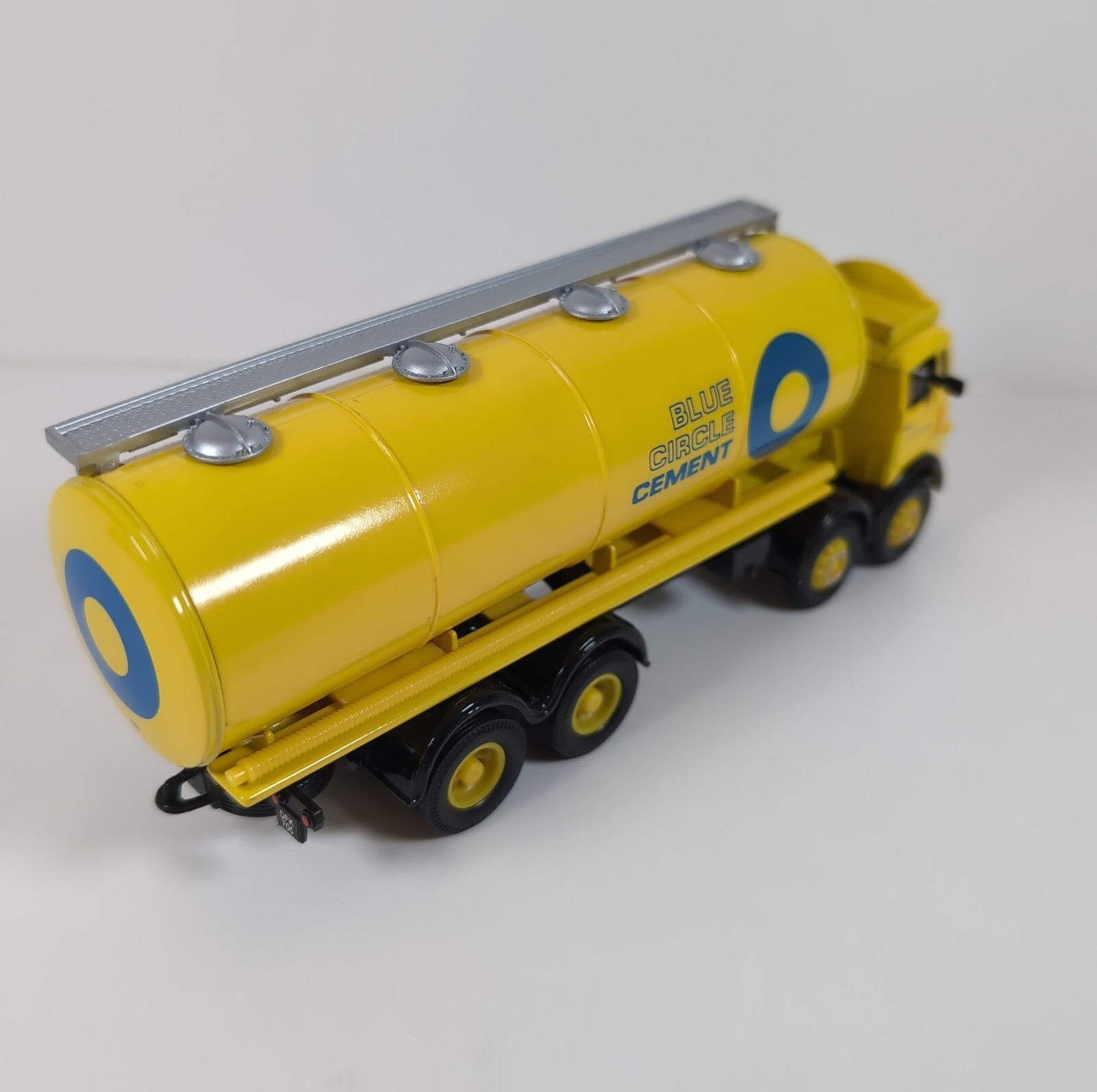 Corgi Classic Road Transport 97930 ERF Tanker Blue Circle Die-Cast Model