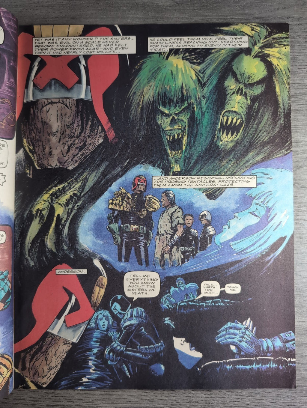 2000AD Prog 693 Featuring Judge Dredd Comic 25th Aug 1990 Vintage Retro Comic