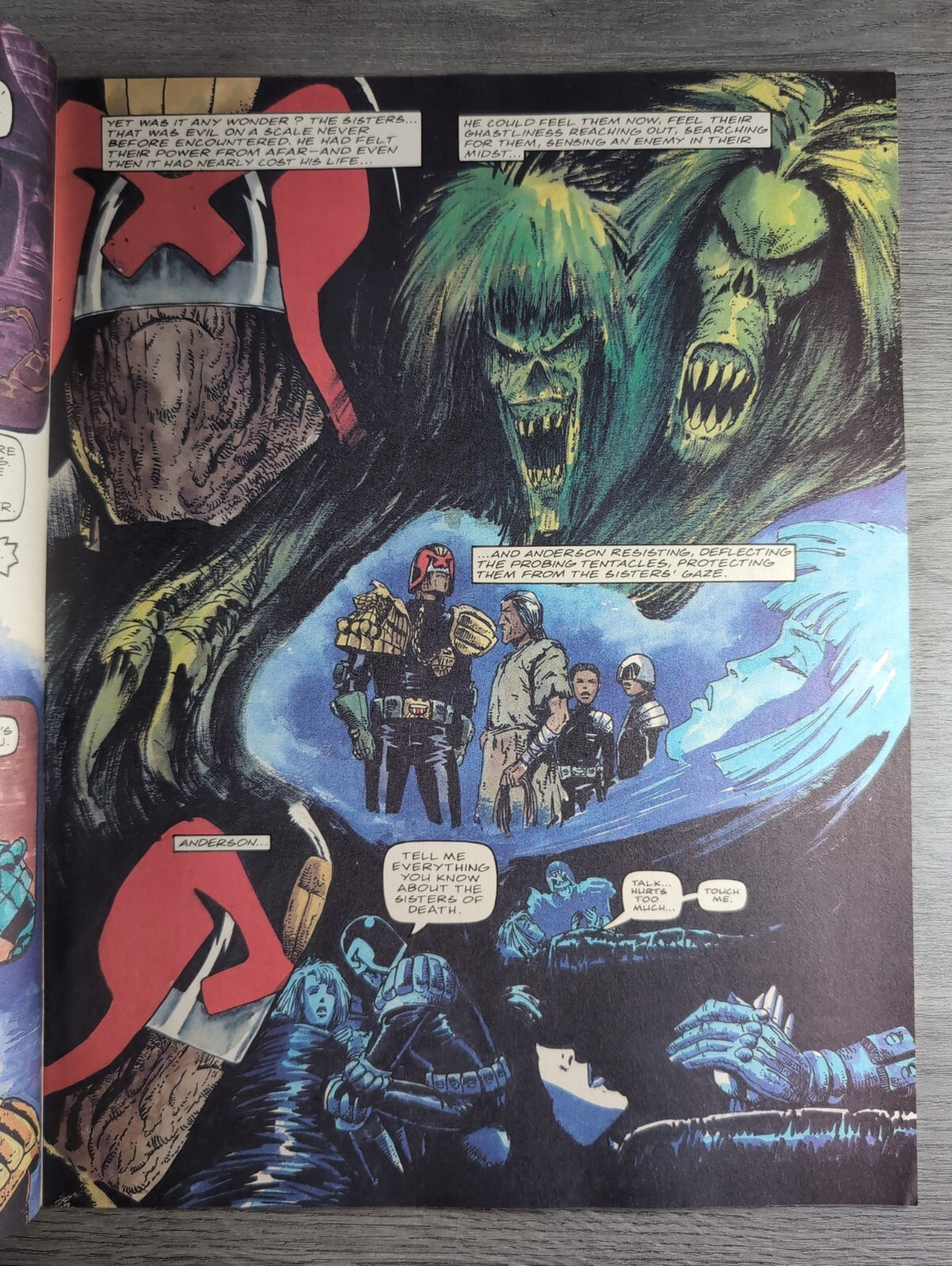 2000AD Prog 693 Featuring Judge Dredd Comic 25th Aug 1990 Vintage Retro Comic