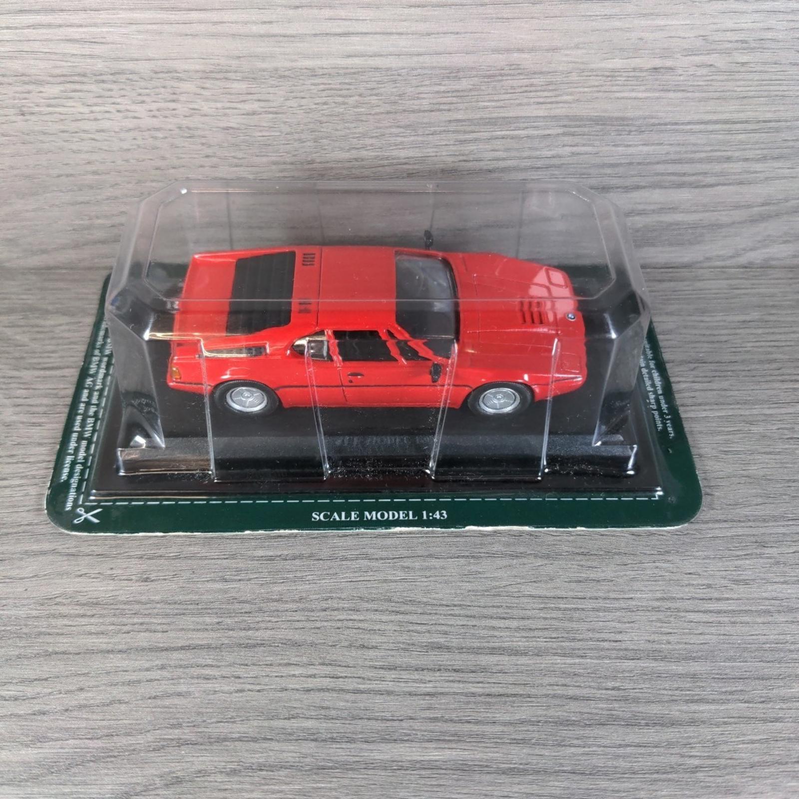 Del Prado Ultimate Car Collection BMW M1  1:43 Scale Die-Cast Model