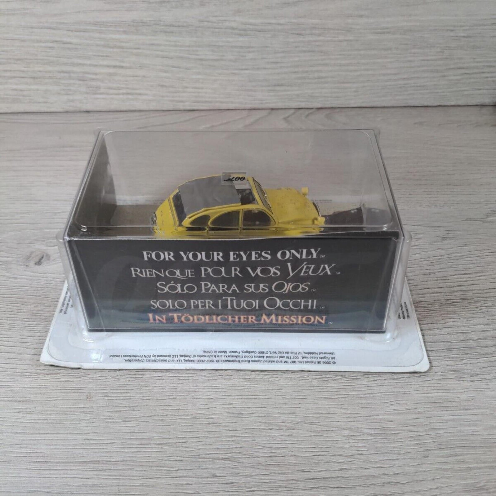 Eaglemoss James Bond 007 Citroen 2CV Diecast Car 1:43 Scale + Magazine #5