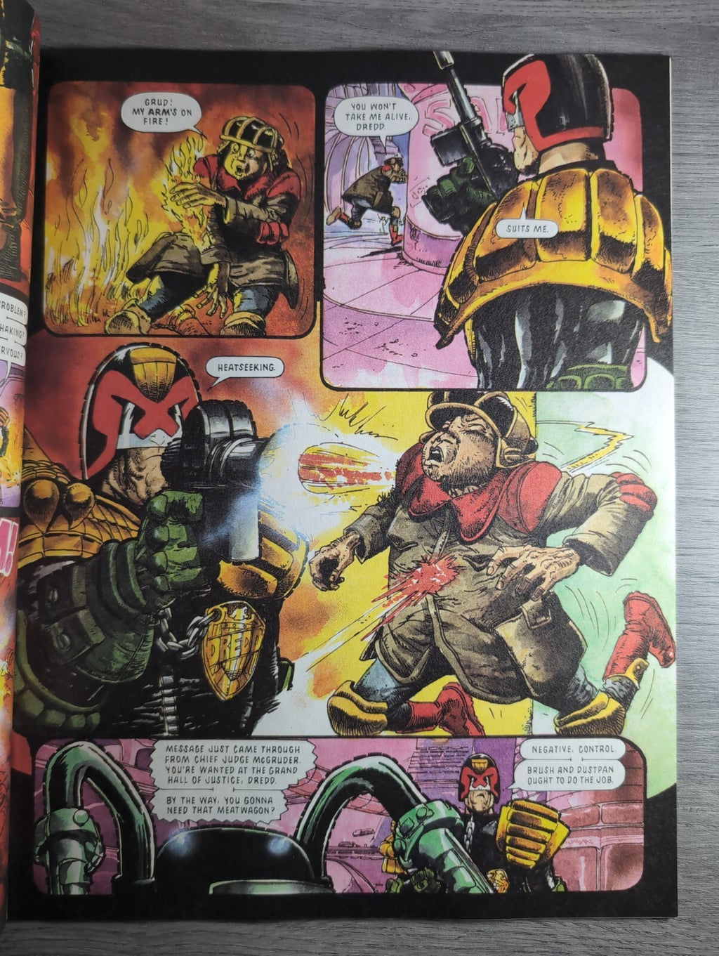 2000AD Prog 842 Featuring Judge Dredd Comic 3rd July 1993 Vintage Retro Comic