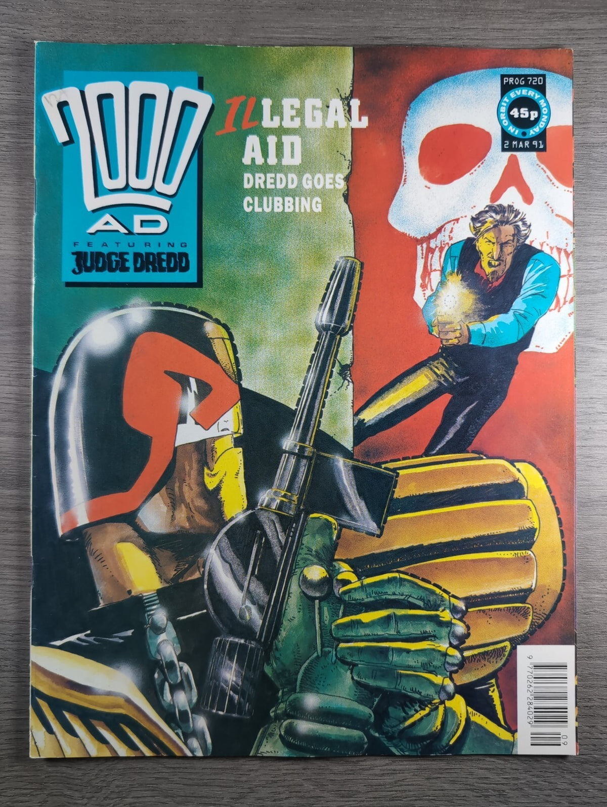 2000AD Prog 720 Featuring Judge Dredd Comic 2nd March 1991 Vintage Retro Comic
