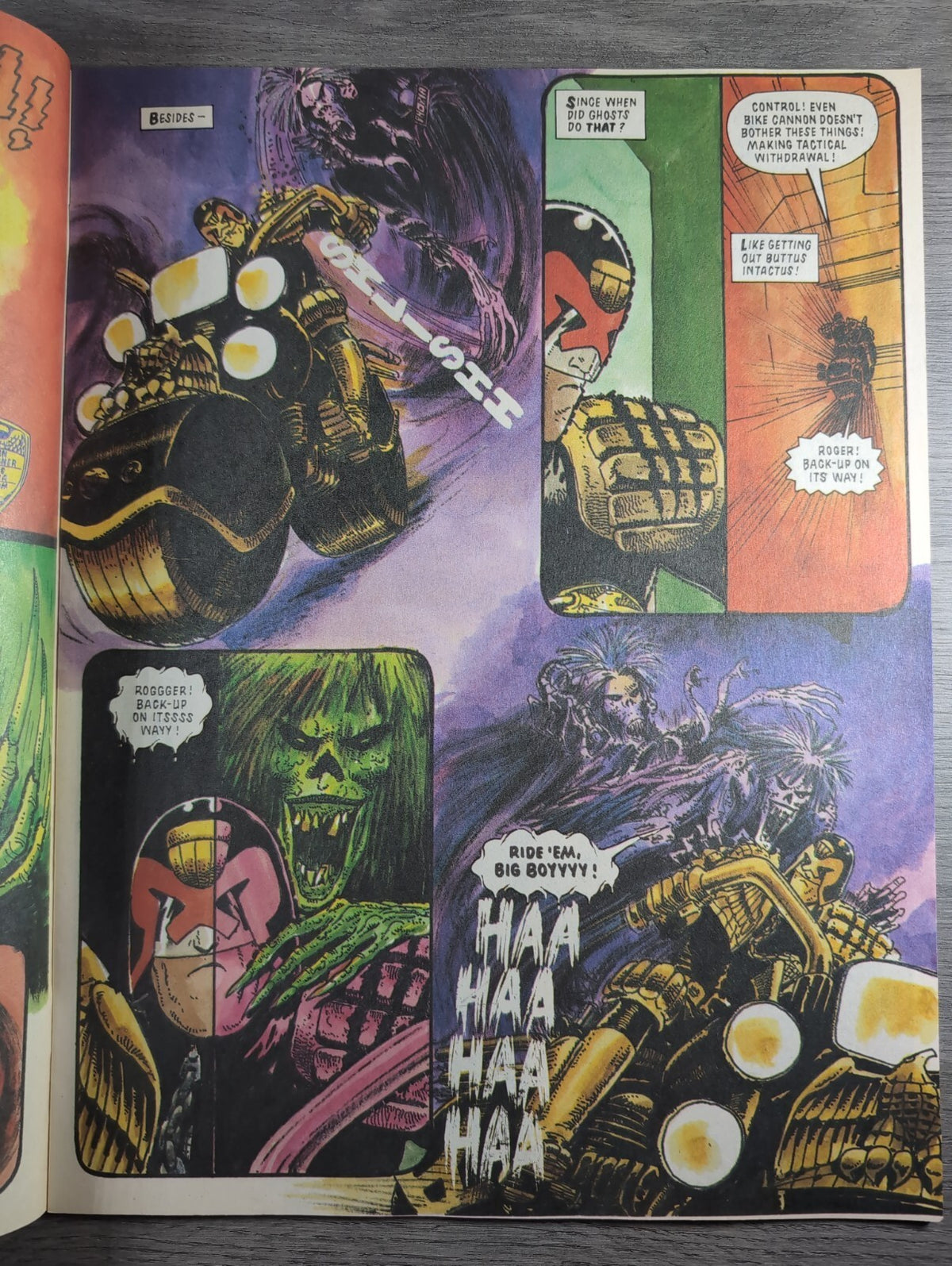 2000AD Prog 675 Featuring Judge Dredd Comic 21st April 1990 Vintage Retro Comic
