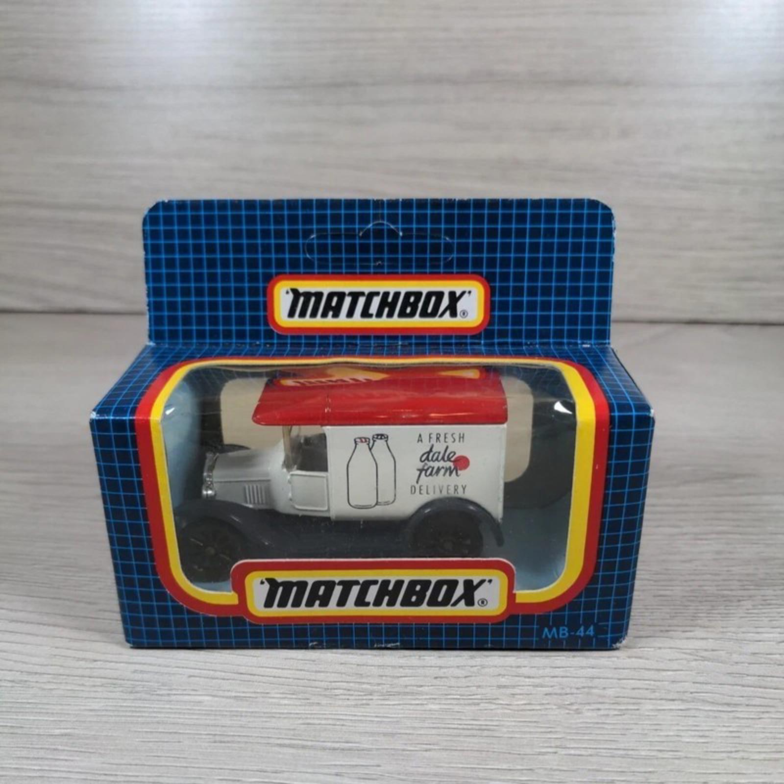 Matchbox MB-44 1921 Model 'T' Ford Diecast Van Dales Farm Sealed Box