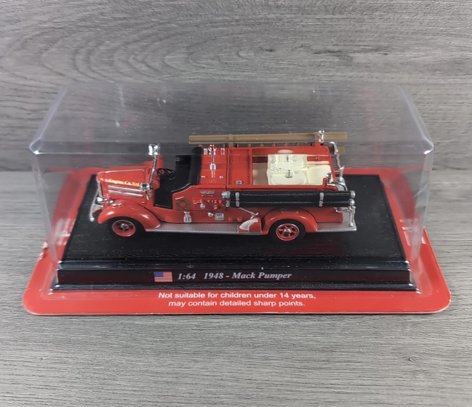 Del Prado Fire Engines of the World 1948 Mack Pumper 1:64 Scale Model