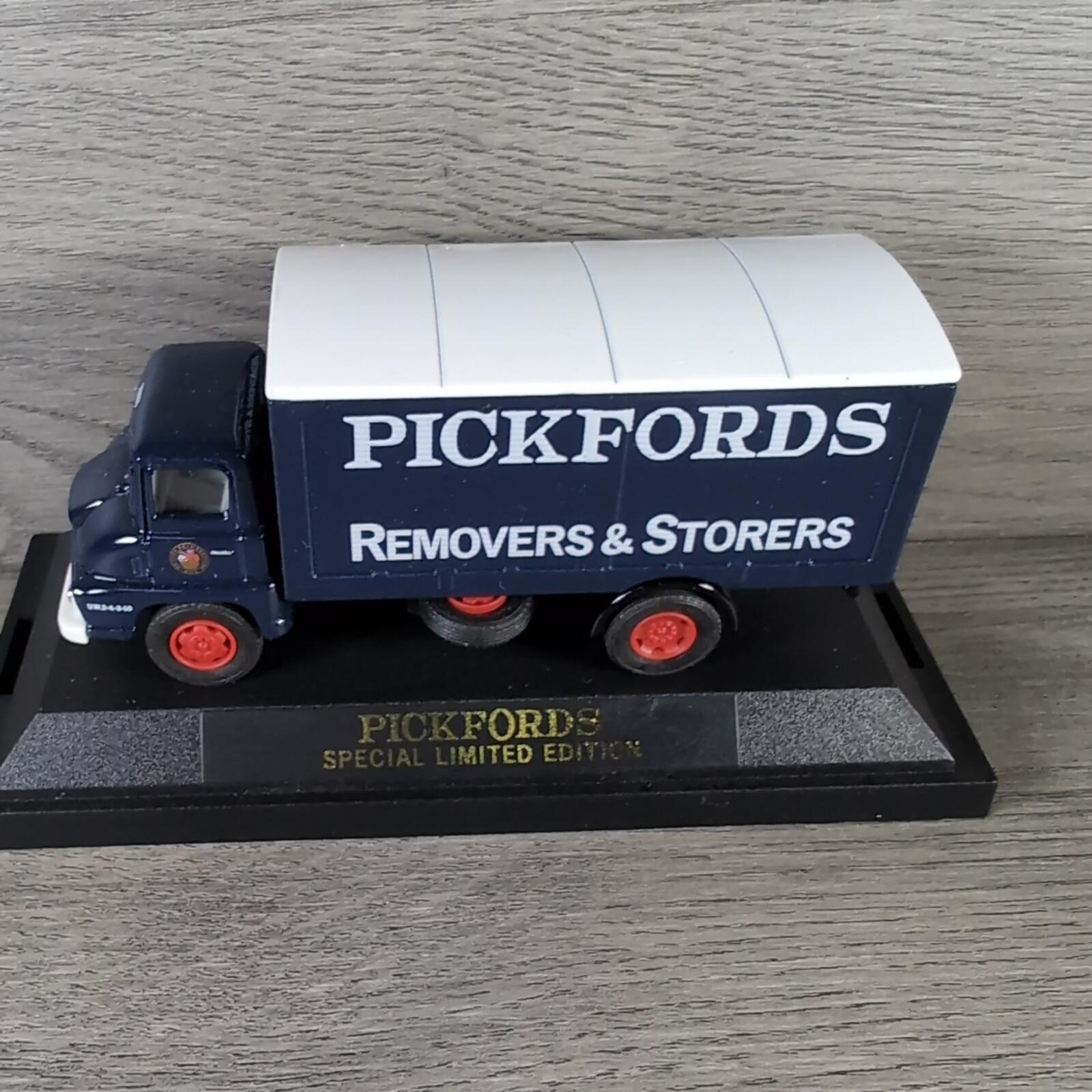 Vanguards Special Limited Edition Thames Trader Van 1:64 Pickfords VA6003