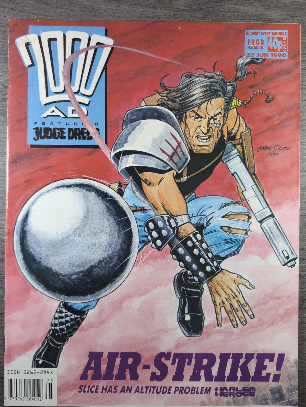 2000AD Prog 684 Featuring Judge Dredd Comic 23rd June 1990 Vintage Retro Comic