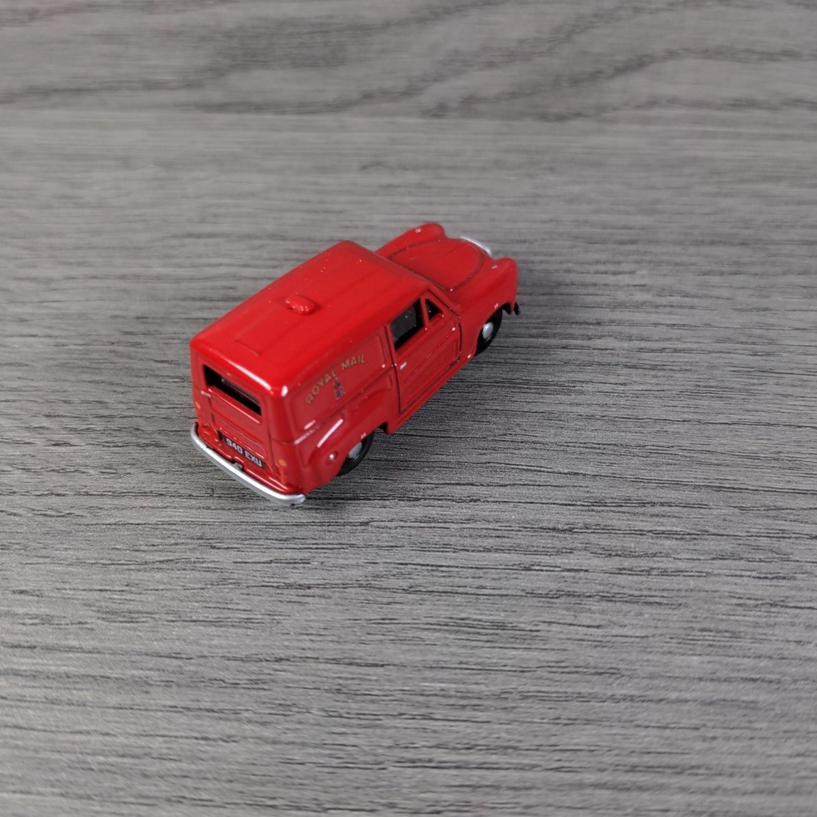 Classix Austin A-35 Van Royal Mail 75223  Diecast Model 00 Gauge 1:76 Scale