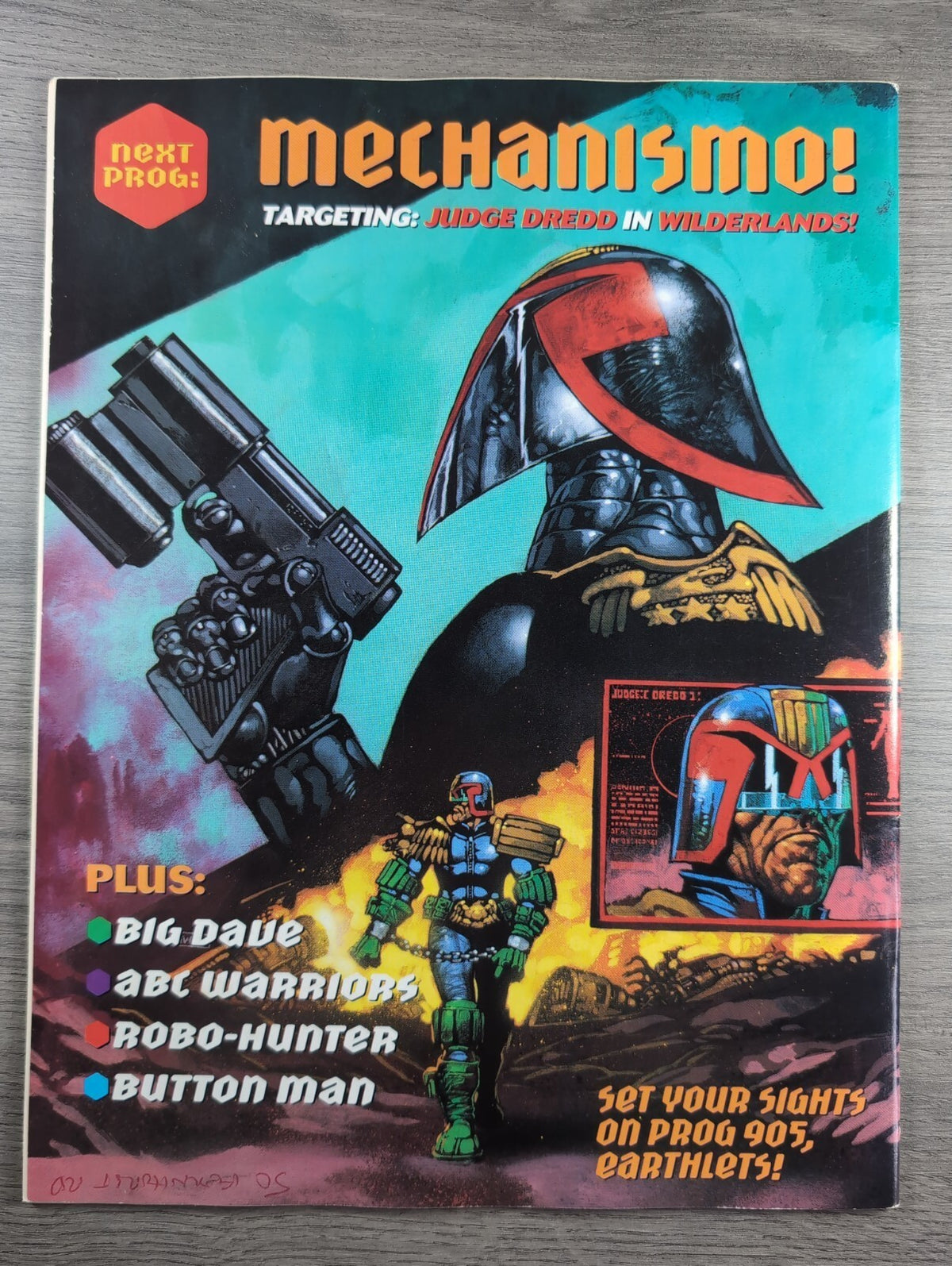 2000AD Prog 904 Featuring Judge Dredd Comic 9th Sept 1994 Vintage Retro Comic