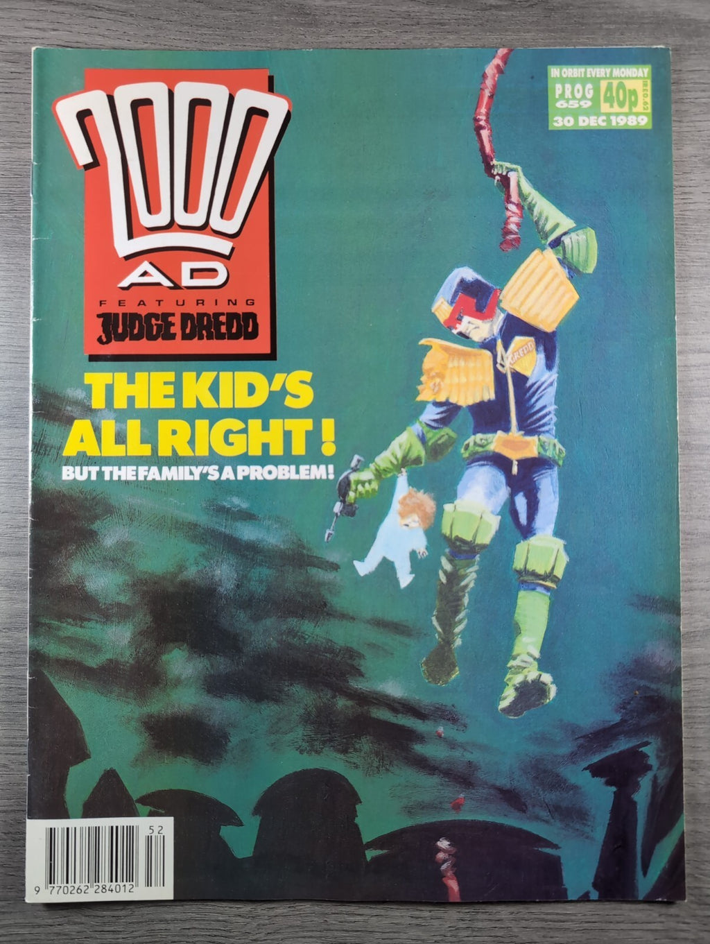 2000AD Prog 659 Featuring Judge Dread Comic 30th Dec 1989 Vintage Retro Comic - Retrorama UK