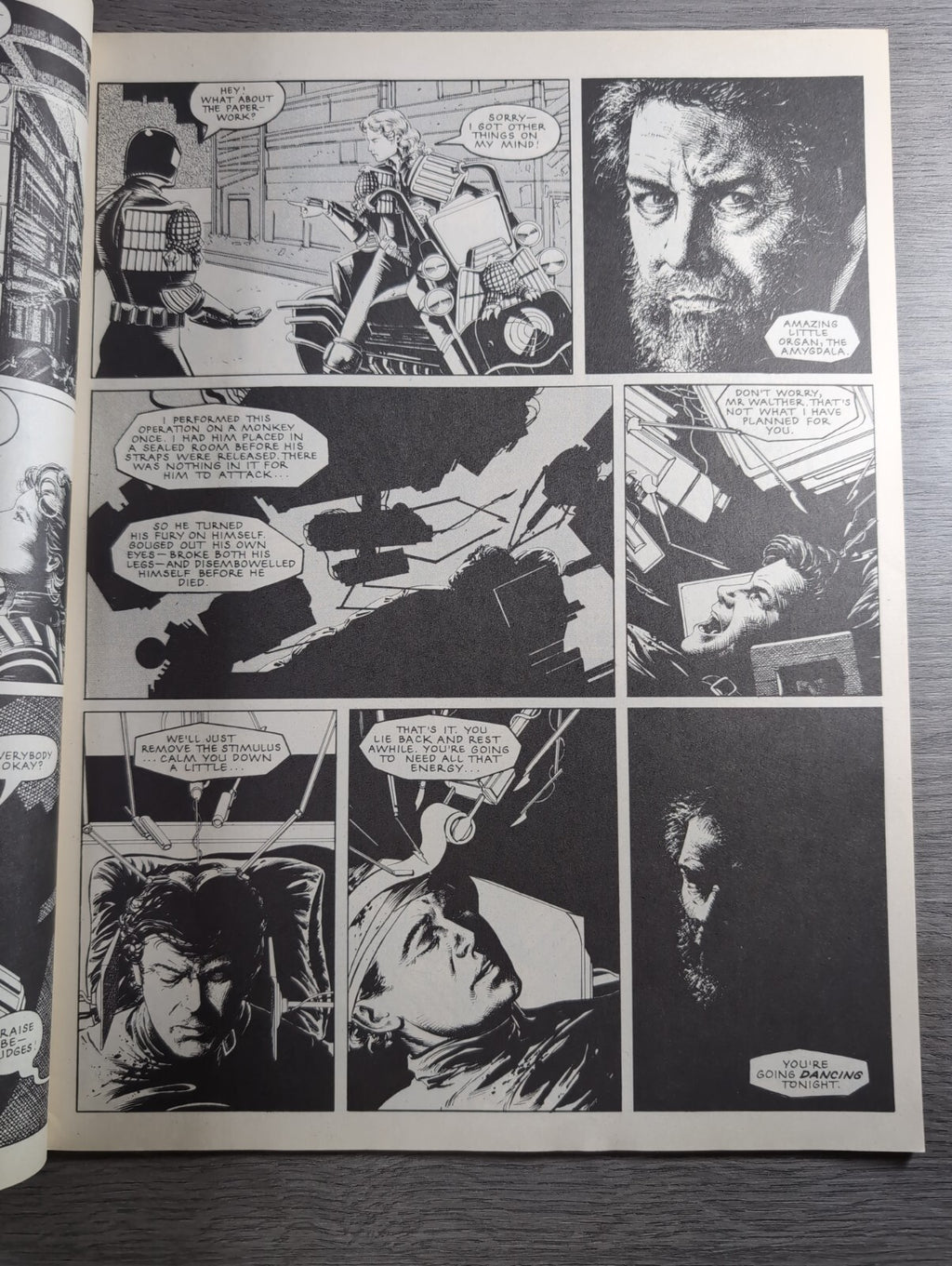2000AD Prog 614 Featuring Judge Dread Comic 18th Feb 1989 Vintage Retro Comic