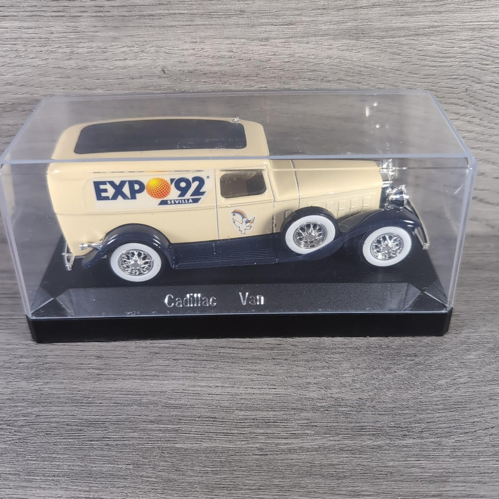 Solido Cadillac Van 1:43 Scale Diecast Model Van