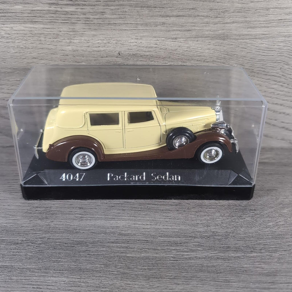 Solido Packard Sedan 4047  1:43 Scale Diecast Model Car
