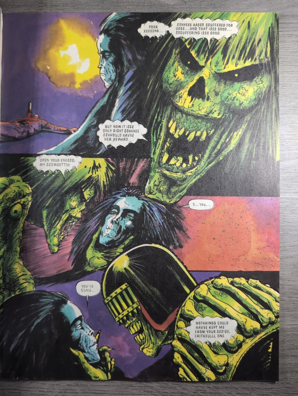 2000AD Prog 679 Featuring Judge Dredd Comic 19th May 1990 Vintage Retro Comic