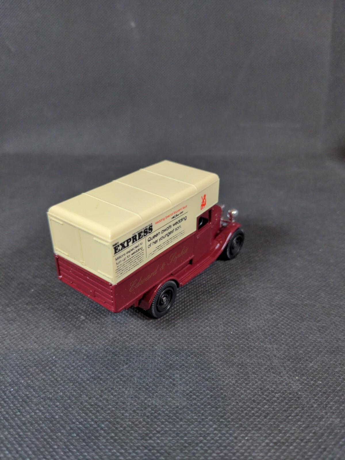 Oxford Diecast - Ltd Edition 1:43 Express Royal Collection Model C024
