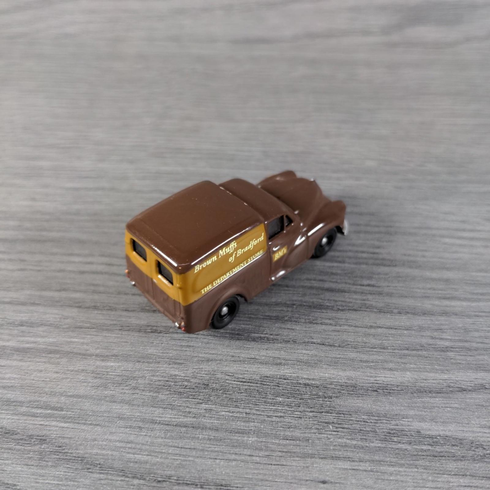 Corgi Trackside Morris 100 Brown Muffs of Bradford 1:76 Die-Cast Scale Model