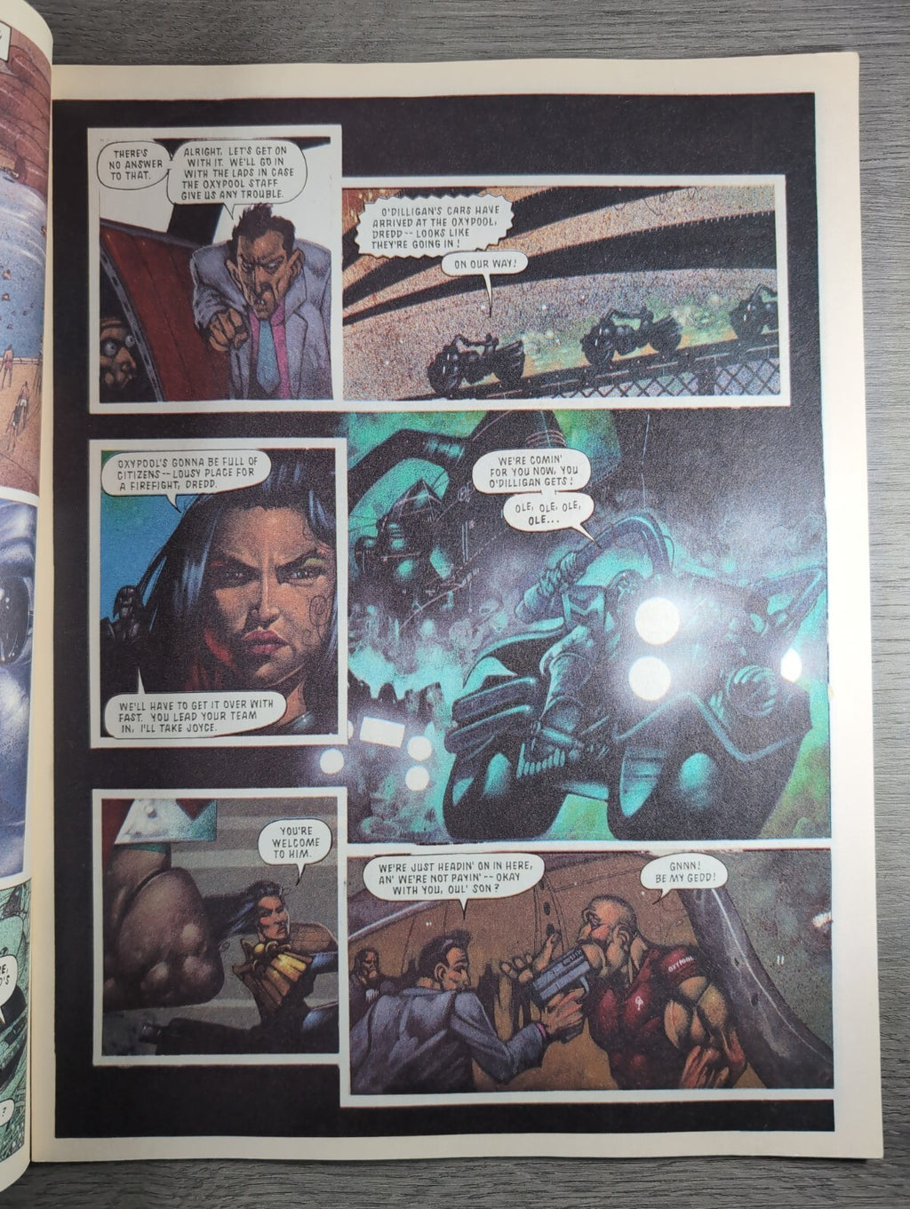 2000AD Prog 806 Featuring Judge Dredd Comic 24th Oct 1992 Vintage Retro Comic