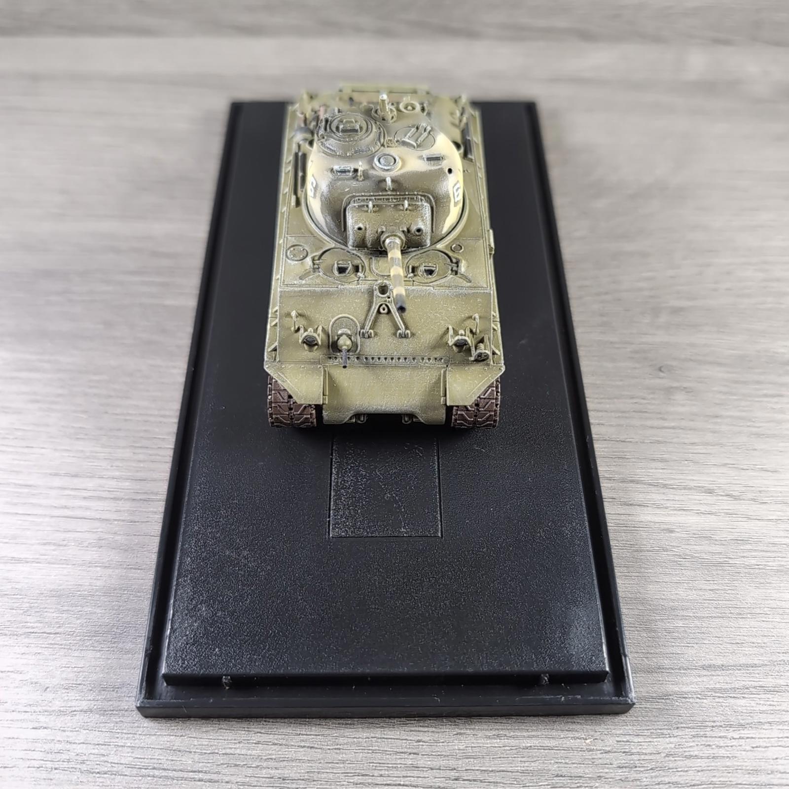 Dragon Armor M4A3 105mm HVSS 713th Tank Battalion Okinawa 1945 1:72 Scale Model