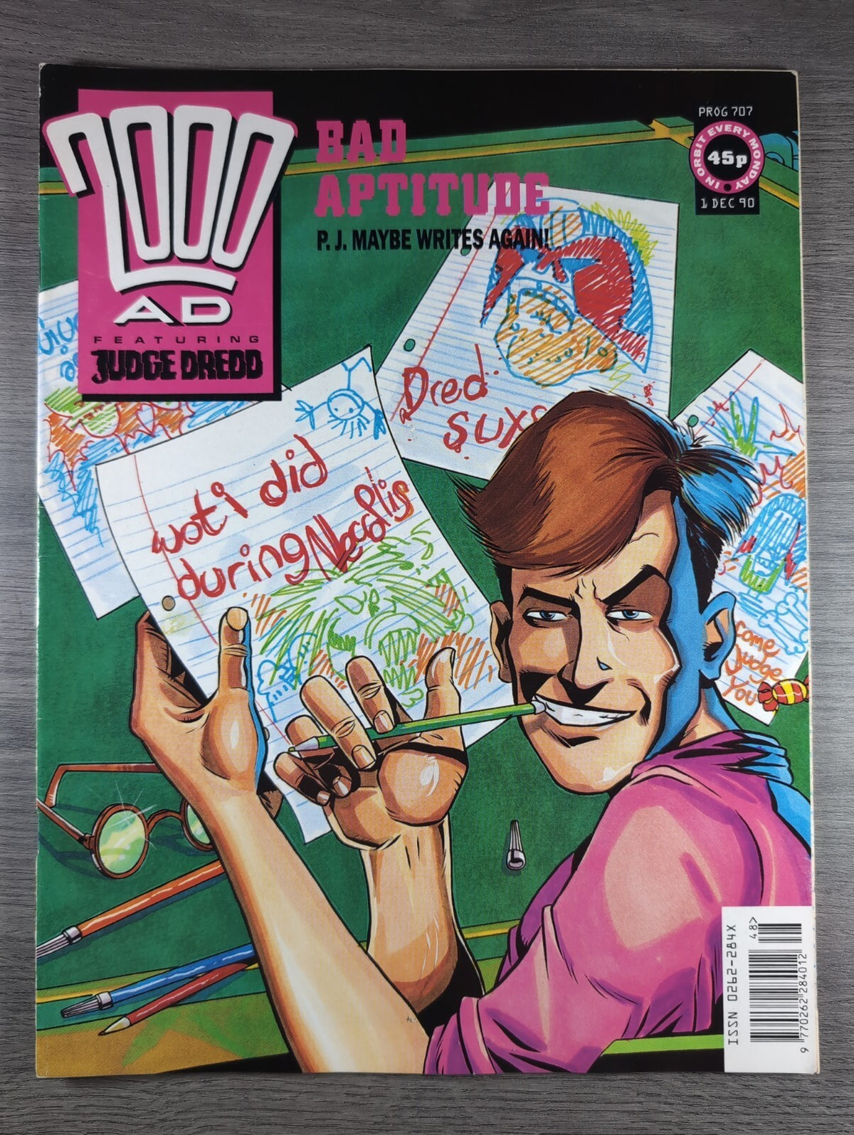 2000AD Prog 707 Featuring Judge Dredd Comic 1st Dec 1990 Vintage Retro Comic