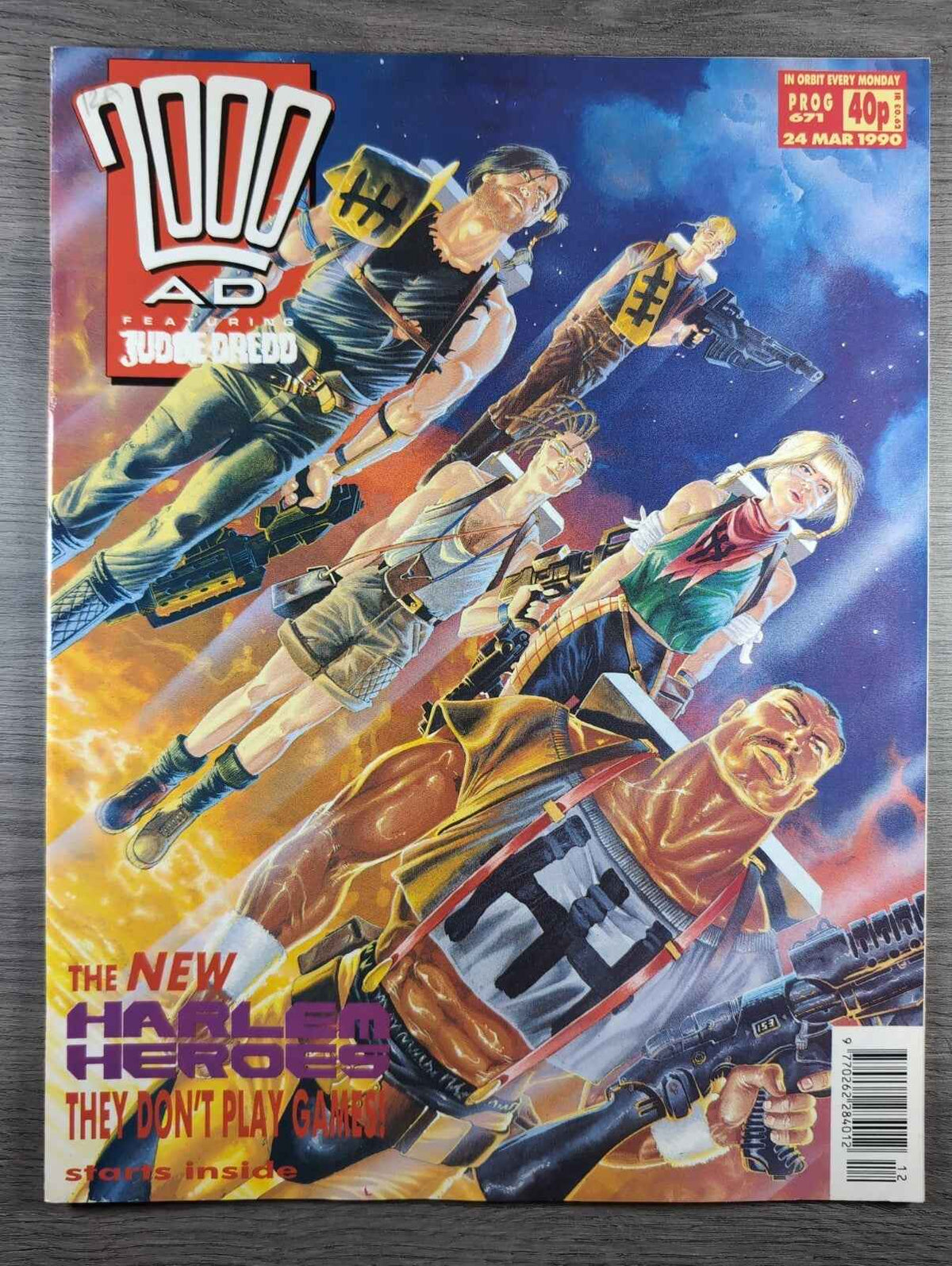 2000AD Prog 671 Featuring Judge Dredd Comic 24th March 1990 Vintage Retro Comic