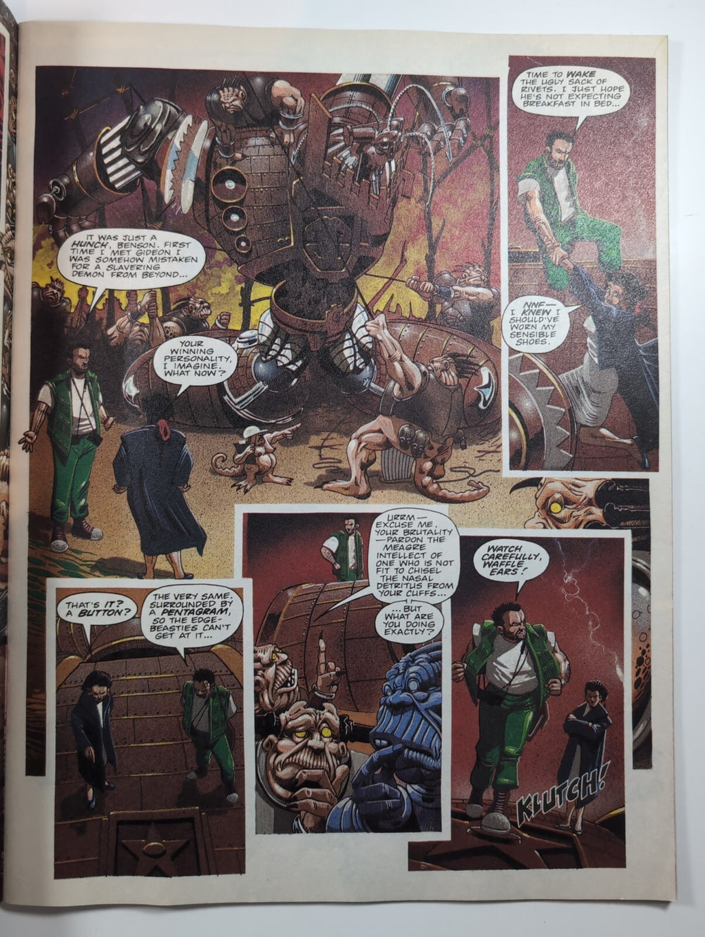 2000AD Prog 830 Featuring Judge Dredd Comic 10 Apr 1993 With Free Gift Attached