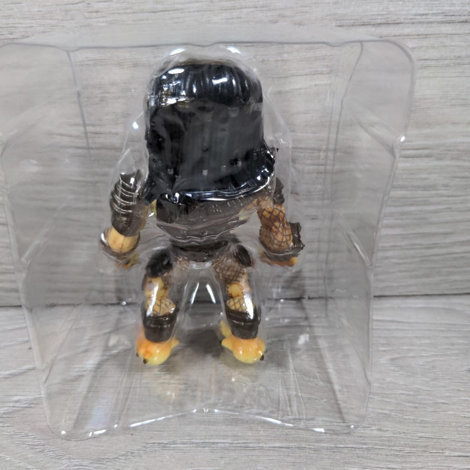 The Loyal Subjects 2019 Predator 3" Action Vinyl Figure: City Hunter Skull Staff
