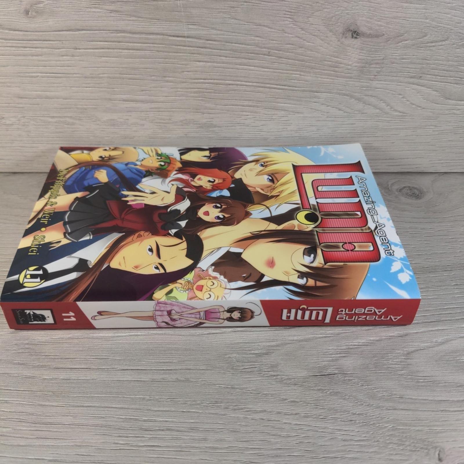 Amazing Agent Luna Vol. 11 by Nunzio DeFilippis  Manga Paperback Book 2015 - Retrorama UK