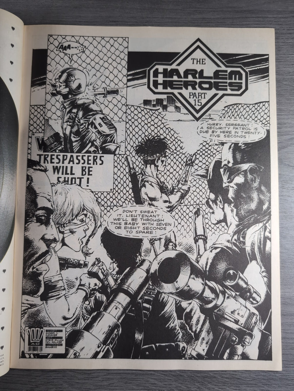 2000AD Prog 691 Featuring Judge Dredd Comic 11th Aug 1990 Vintage Retro Comic