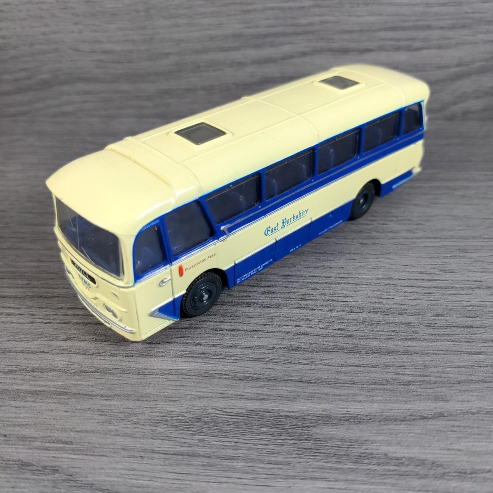 Exclusive First Editions EFE Cavalier Coach 12102 Diecast Model 1:76 Scale