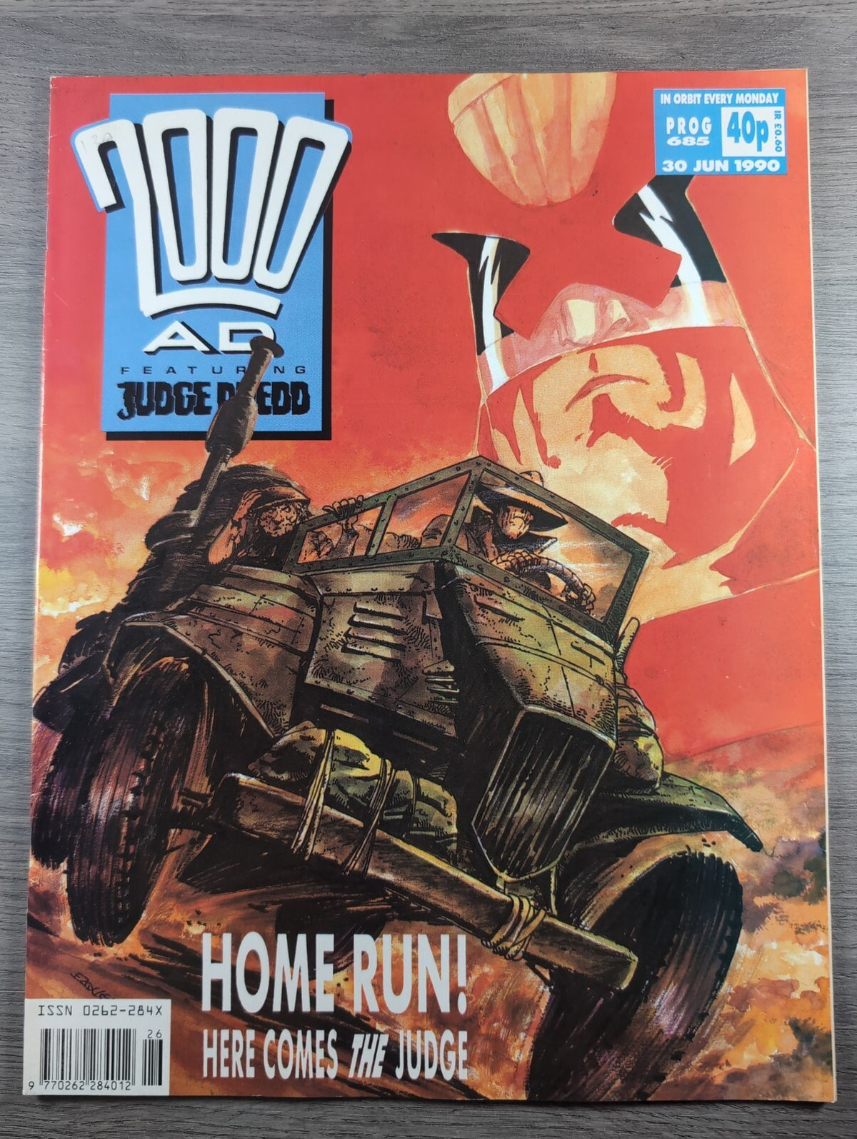 2000AD Prog 685 Featuring Judge Dredd Comic 30 June 1990 Vintage Retro Comic