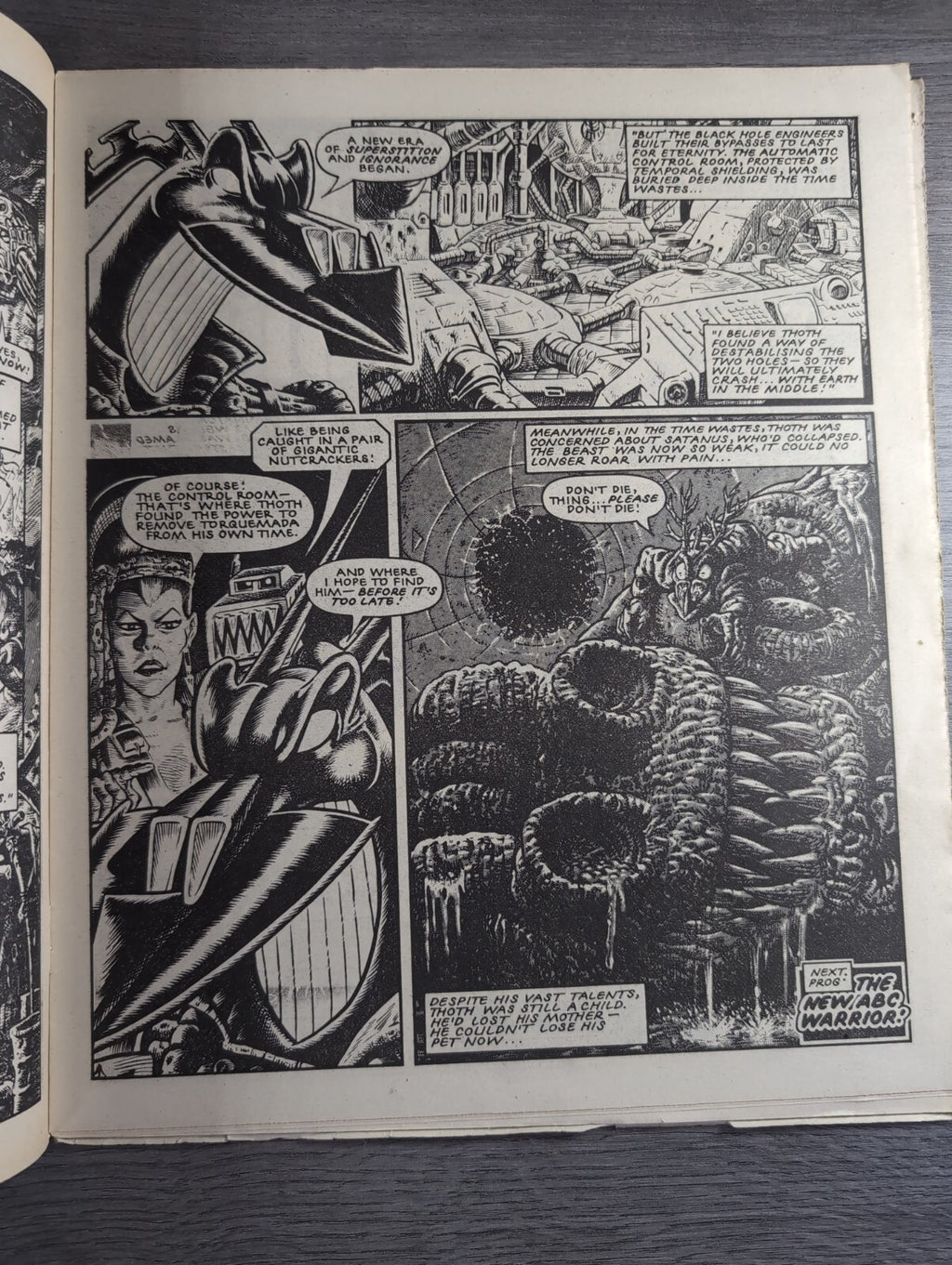2000AD Prog 443 Featuring Judge Dread Comic 9th Nov 1985 Vintage Retro Comic